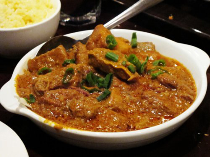 Carne al Curry con Verduras