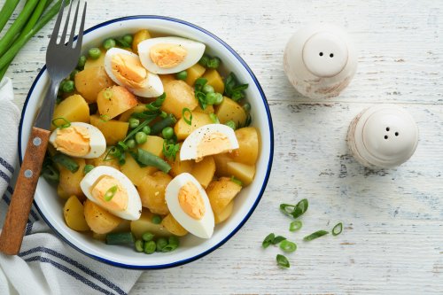 Ensalada de Patata con Guisantes y Huevos