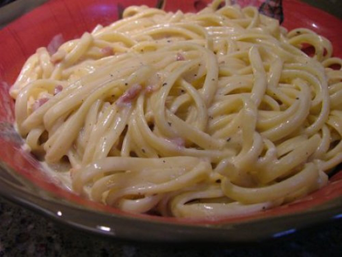 Espaguetis Carbonara con Queso Philadelphia