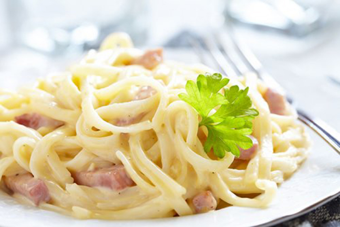 Espaguetis Carbonara Extra Cremosos