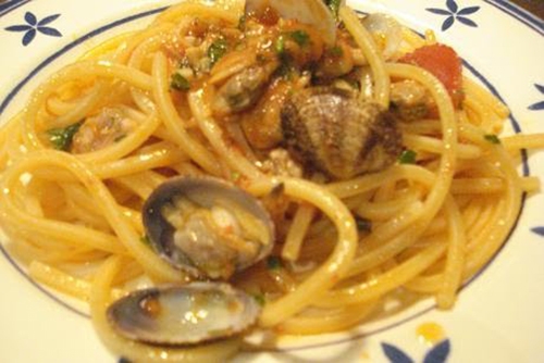 Espaguetis con almejas - Receta de Nápoles