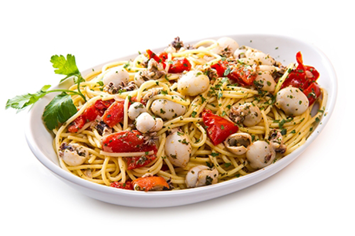 Espaguetis con Sepia y Tomate