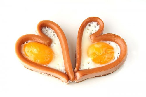 Huevos Fritos y Salchichas con forma de Corazón