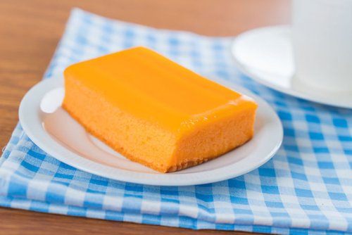 Pastel con Crema de Naranja