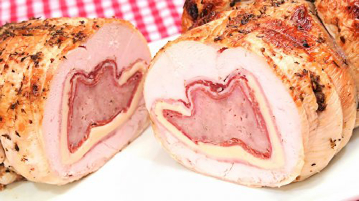 Pollo Relleno de Jamón, Queso y Bacon