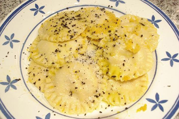 Raviolis con calabaza y gorgonzola (paso a paso, Italia)
