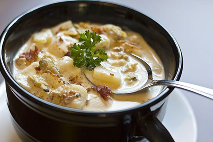 Clam Chowder o Crema de Almejas Receta